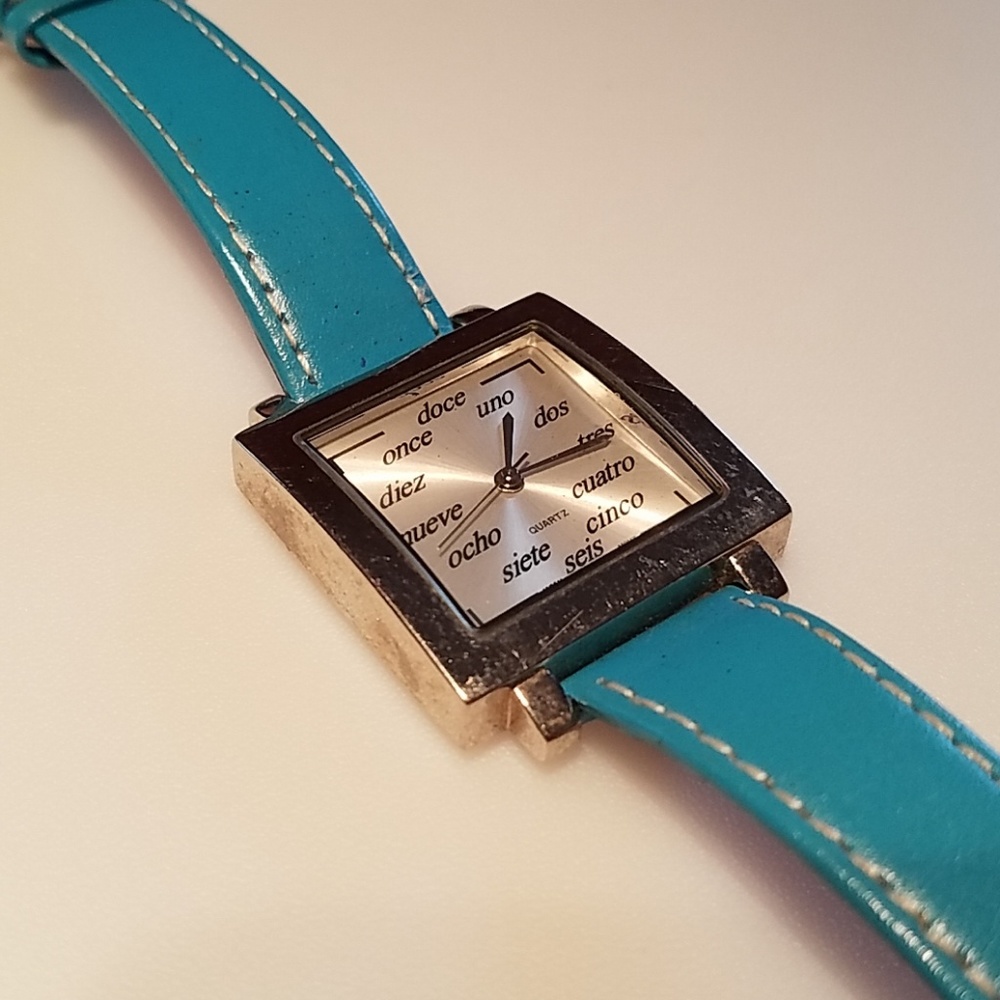 RARE! VTG Watch in Spanish